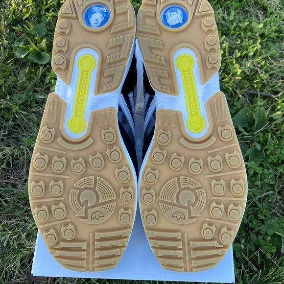 BAPE UNDEFEATED ADIDAS ORIGINALS ZX 8000 - Picture 6 of 7